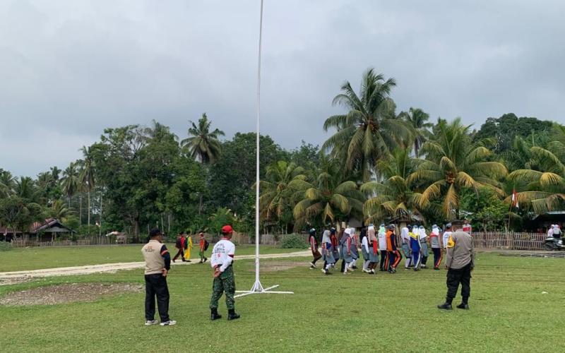 Polsek Pino Berikan Pelatihan Paskibraka Tingkat Kecamtan   