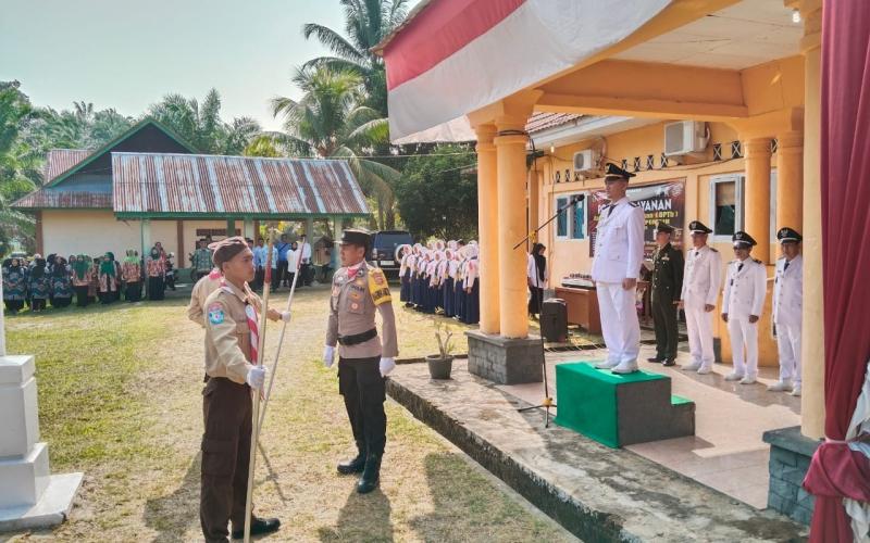 Bhabin Pino Jadi Komandan dan Paup pada Upacara HUT RI ke - 78 di Kecamatan Ulu Manna