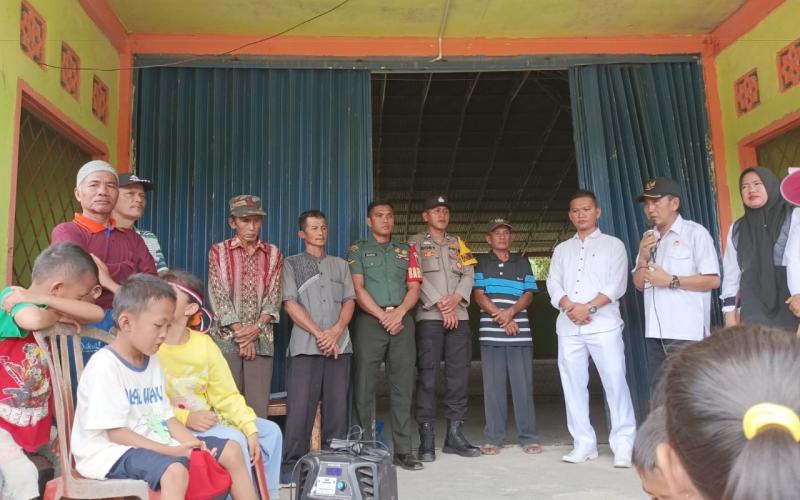 Bhabinkamtibmas Polsek Pino Hadiri Peresmian Gedung Sarana Olahraga Desa Talang Tinggi 