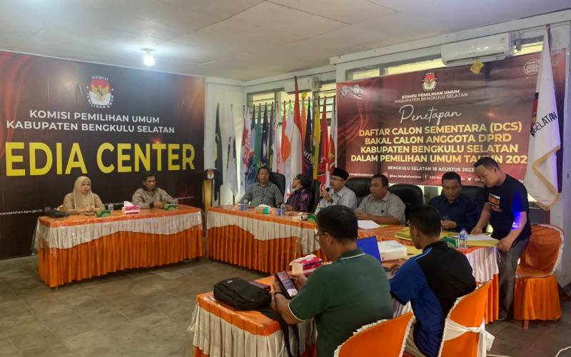 Sat Intelkam Pantau Penetapan DCS Bakal Calon Anggota DPRD Kabupaten Bengkulu Selatan Pemilu 2024 