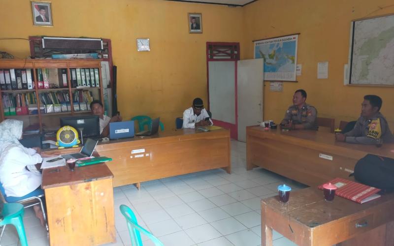 Bhabinkamtibmas Polsek Ketahun Terapkan Cooling System Dengan Door To Door System