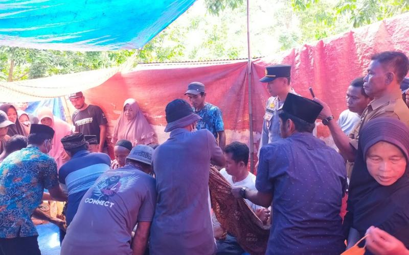 Kapolsek Ketahun  Sambang Duka Korban Meninggal Dunia Akibat Tenggelam