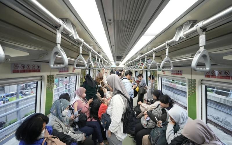 Dokumentasi penumpang KRL