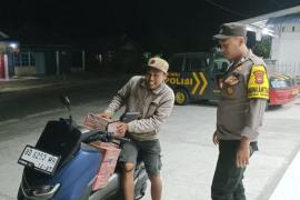 Sambang DDS Malam Bhabinkamtibmas Sampaikan Imbauan Kamtibmas 