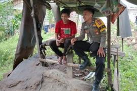 Bhabinkamtibmas Polsek Pino Sambang DDS Bersama Warga Desa Simpang Pino 