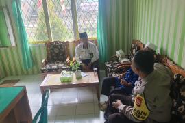 Bhabinkamtibmas Polsek Manna Sambangi Warga Desa Gindo Suli Sosialisasikan Antisipasi TPPO