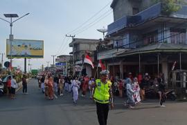 Sat Lantas Polres BS dan Polsek Kota Manna Gelar  Pamturlalin dan Pengawalan Pawai Drum Band 