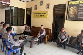 Pimpin Anev Mingguan, Kapolsek Ketahun Sampaikan Arahan dan Semangat