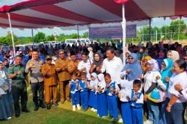 Cegah Penyakit Polio, Kapolsek Ketahun Ajak Warga Ikut Pekan Imunisasi Nasional