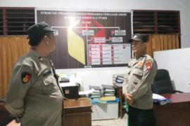 Cooling Sistem: Satgas OMP Polres Bengkulu Utara Laksanakan Patroli Rutin dan Pengamanan Kantor KPUD Serta Gudang Logistik Jelang Pilkada 2024