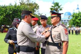 Polres Lebong Gelar Sertijab Pejabat dan Wisuda Purnabakti Kompol Tri Sumartono