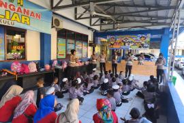 Ditlantas Polda Bengkulu Ajarkan Tertib Lalu Lintas ke Siswa TK Pembina 1 Lewat Program Polsanak