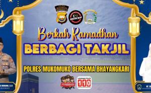 Berkah Ramadhan, Polres Mukomuko Bersama Bhayangkari Laksanakan Pembagian Takjil Setiap Hari