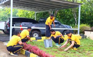 Polres Lebong Gencarkan Aksi Jumat Bersih, Wujudkan Lingkungan Asri dan Nyaman