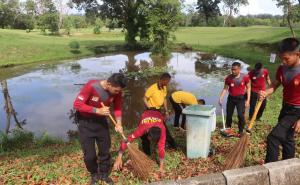 Wujudkan Lingkungan ASRI, Kapolda Bengkulu Pimpin Korve Bersama 300 Personel di Lapangan Golf Merah Putih
