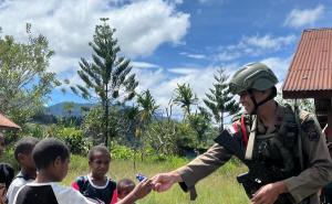 Satgas Ops Damai Cartenz Gelar Patroli Dialogis di Serambakon