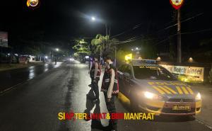 Personel Piket Pos Shelter Polda Bengkulu Laksanakan Patroli R4 di Kawasan Pantai Panjang untuk Antisipasi Gangguan Kamtibmas