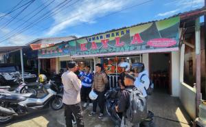 Bhabinkamtibmas Polsek Manna Perkuat Sinergi Kamtibmas dengan Warga Desa Tanjung Raman