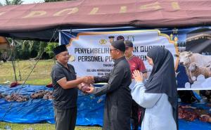 Polres Mukomuko Gelar Pemotongan Penyembelihan Hewan Qurban Idul Adha 1447 H 
