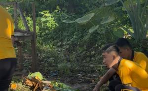 Dukung Kegiatan GEMPITA, Polresta Bengkulu Bersihkan Mushola Depan Objek Wisata Benteng Marlborough