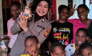 Tawa Anak-Anak Papua Sambut Kehadiran Satgas Damai Cartenz, Hangatkan Panti Asuhan di Keerom