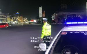 Jaga Kamseltibcarlantas, Satlantas Polresta Bengkulu Intensifkan Blue Light Patrol
