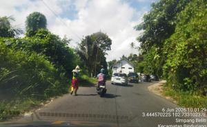 Polsek Sindang Kelingi Laksanakan Pengawalan Pengendara Motor di Jalur Curup–Lubuklinggau