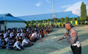 Satlantas Polresta Bengkulu Sosialisasikan Tertib Berlalu Lintas kepada Siswa-Siswi SMK Negeri 1 Kota Bengkulu
