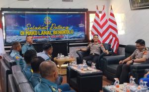 Disambut Danlanal Bengkulu, Kapolda Bengkulu Jalin Silaturahmi dan Santap Siang Bersama