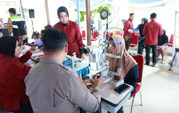 Polri Untuk Masyarakat : Polda Jatim Gelar Baksos dan Bakkes untuk Ribuan Warga di Nganjuk