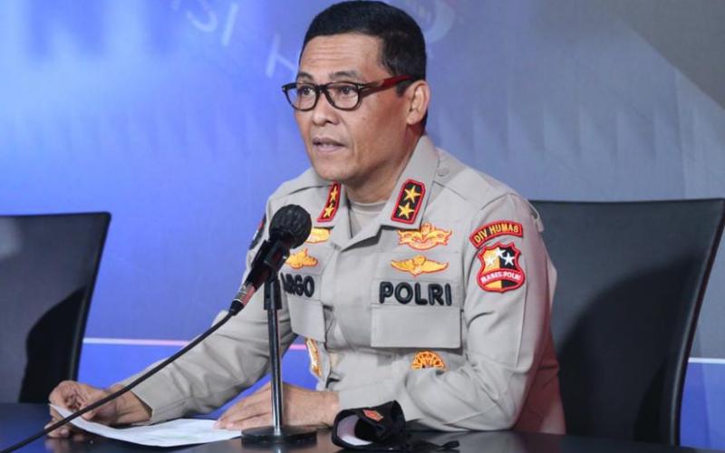 Kadiv Humas Polri Irjen Pol Argo Yuwono saat memberikan keterangan kepada media tentang kunjungan kerja Panglima dan Kapolri ke Madiun dan Bangkala Jumat (18/6/2021)