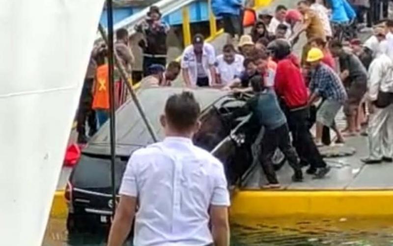 Kronologi Peristiwa Jatuhnya Mobil Avanza ke Danau Toba Saat Akan Keluar Dari KMP Ihan Batak