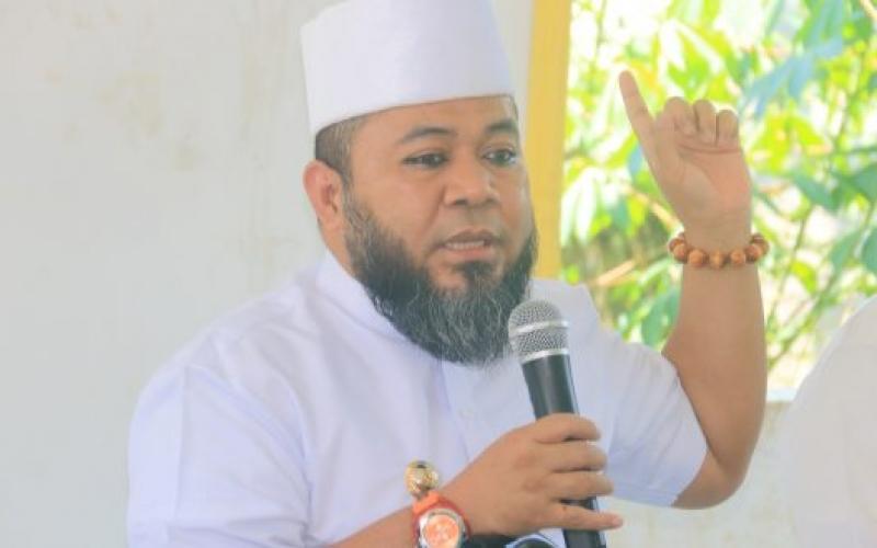 Helmi Hasan : “Kita akan buat nantinya, tapi ini bukan sayembara, melainkan suatu program untuk mengajak mereka ikut andil bagian dalam kebaikan. Bukan hanya ASN, PTT saja, RT, RW, ketua adat bahkan linmas juga akan mendapatkannya.