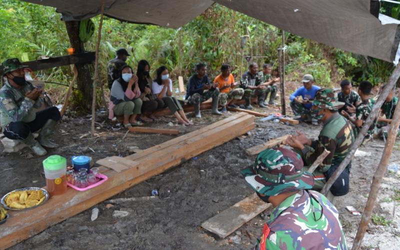 Satgas TMMD Ke 112 Gelar Selamatan Menjelang Pemasangan Atap Pos Kamling