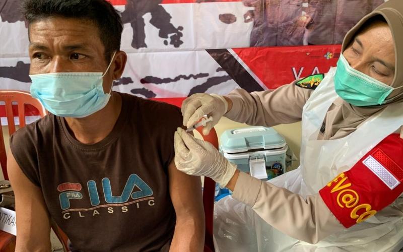 Diminati, Sehari Gerai Vaksinasi Keliling Polres BU Layani 500 Warga