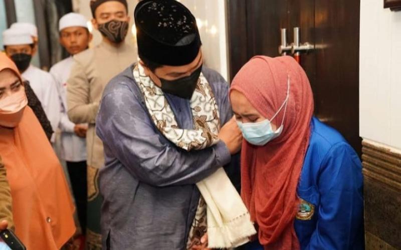 Hafidzah 30 Juz Mendapat Hadiah Umrah dari Menteri BUMN Erick Thohir