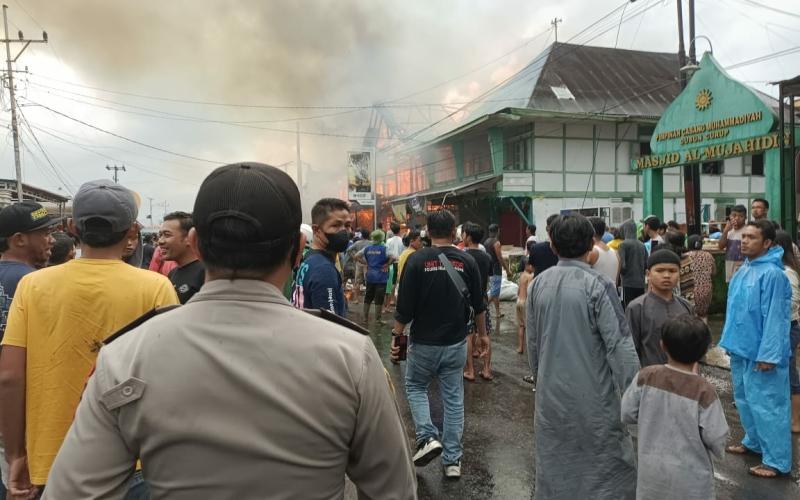 Si Jago Merah Lahap 4 Rumah Semi Permanen di Curup