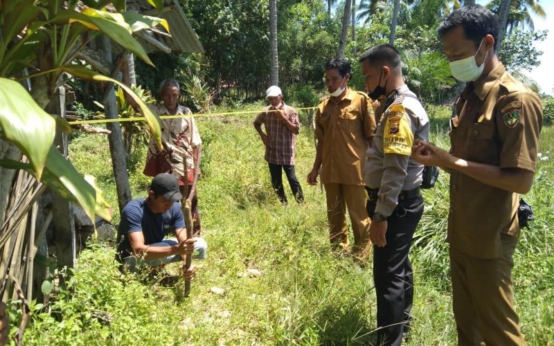Bersama Pemdes, Bhabinkamtibmas Mediasi Warga Tumbuk Tebing