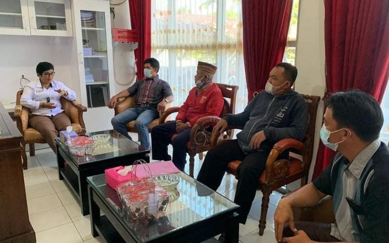 Kerap Intip Gadis Mandi, Oknum Kades di Bengkulu Utara Diminta Dicopot dari Jabatannya