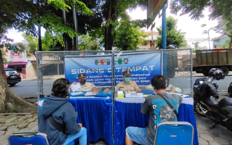 Turun Level 2, Ops Yustisi di Ruko Nirwana Plaza Polres Tulungagung dan Satgas Covid 19 Jaring 3 Pelanggar Prokes