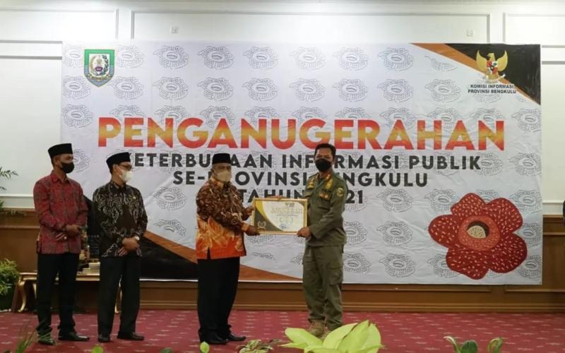Penganugerahan Keterbukaan Informasi Publik se Provinsi 2021, 18 Instansi Raih Predikat Informatif