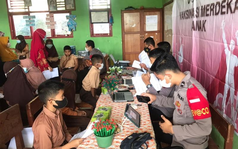 Percepatan Vaksinasi, Polres Rejang Lebong Buka Gerai Presisi di Sekolah