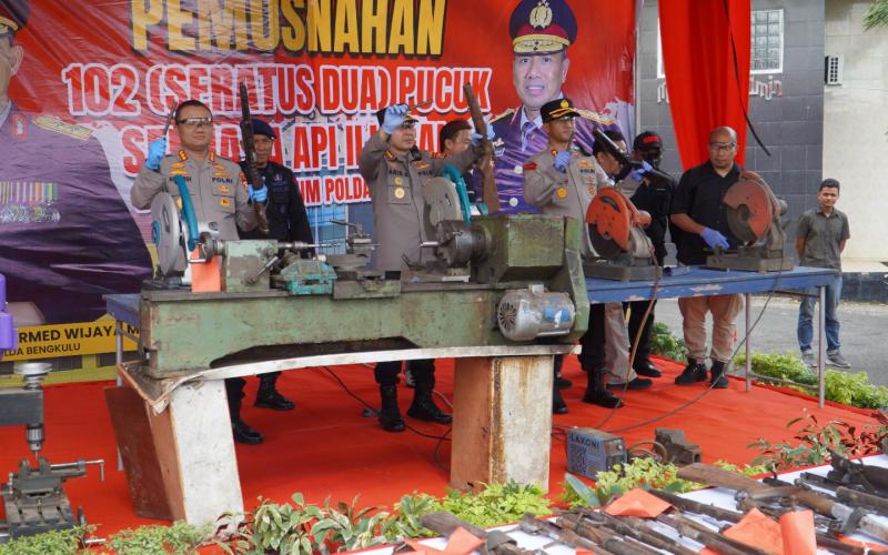 Satgassus Rafflesia Polda Bengkulu Berhasil Ungkap Home Industri Pembuatan Senpi Rakitan dan Sita Ratusan Senpi Ilegal