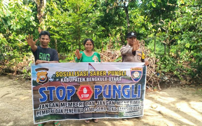 Cegah Pungli, Bhabinkamtibmas Polsek Enggano Sosialisasi Saber Pungli 
