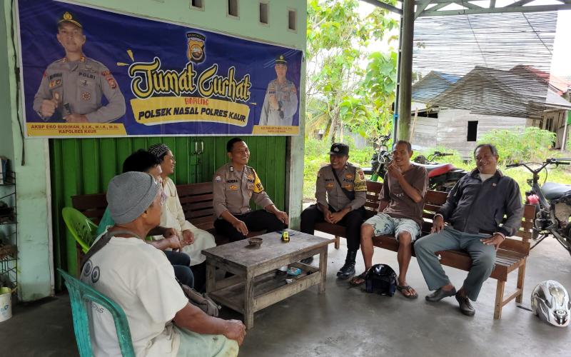 Polsek Nasal Dengarkan Curhatan Warga Desa Ulak Pandan 