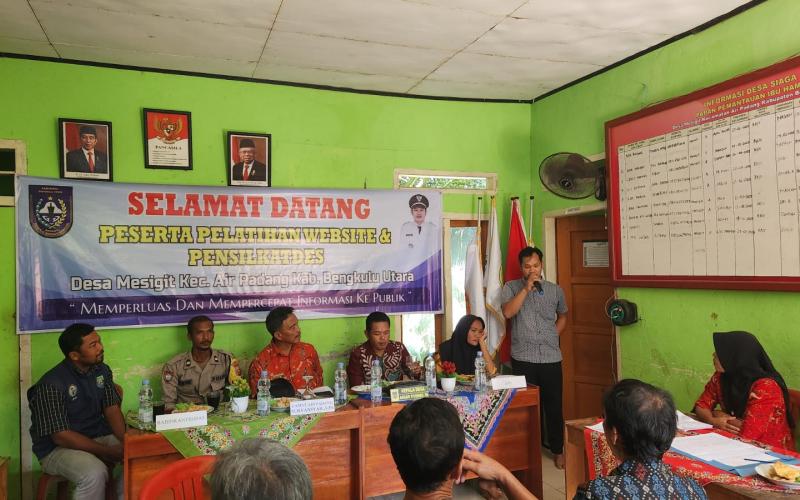 Monitoring Penggunaan DD, Bhabinkamtibmas Polsek Lais Hadiri Acara Penetapan Titik Nol