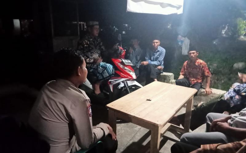Sambang DDS malam, Bhabinkamtibmas Sampaikan Imbauan kepada Warga Binaan 
