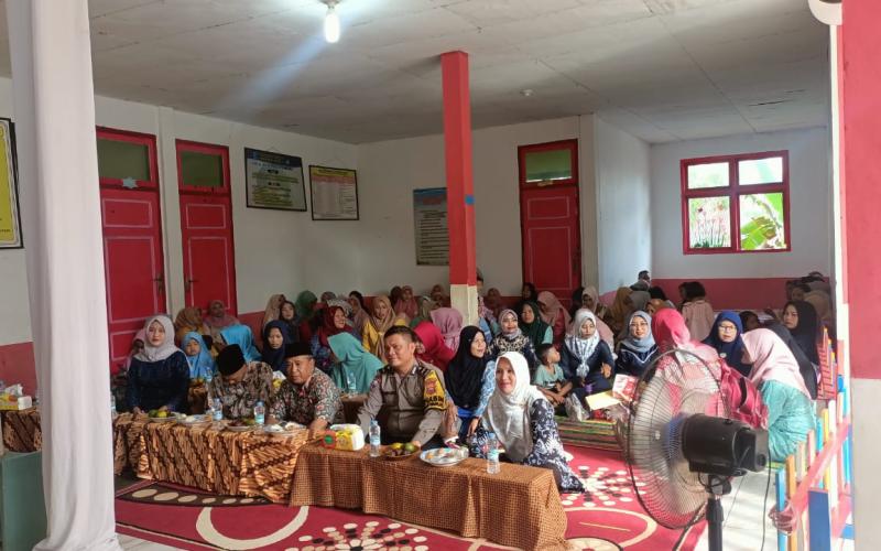 Bhabinkamtibmas Polsek Giri Mulya Hadiri Perpisahan di TK Negeri Pembina Giri Mulya