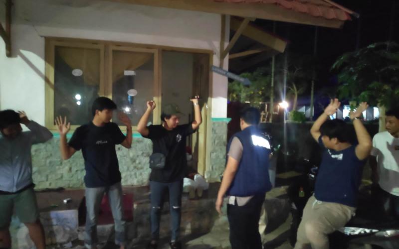 Patroli KRYD, Polsek Gading Cempaka Beri Imbauan Anak Muda yang Nongkrong
