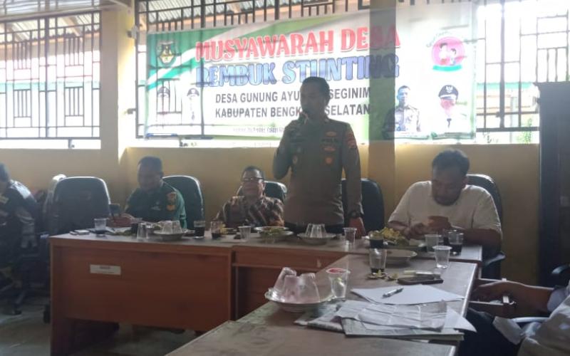 Polsek Seginim Hadiri Kegiatan Mini Lokakarya Stunting Tingkat Desa Gunung Ayu Tahun 2023 